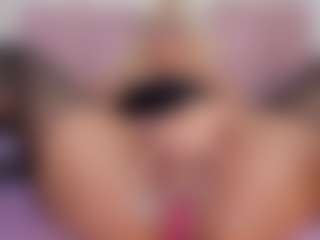 CataleyaBianchi's Live Sex Cam Show