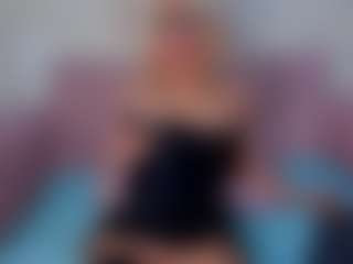CataleyaBianchi's Live Sex Cam Show