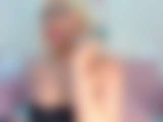 Live cam show with CataleyaBianchi - Squirt on Camsoda