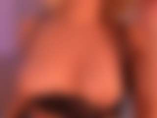 CataleyaBianchi's Live Sex Cam Show