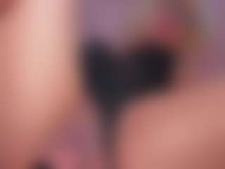 CataleyaBianchi's Live Sex Cam Show