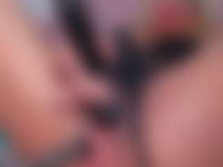 CataleyaBianchi's Live Sex Cam Show