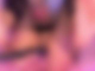 Live cam show with CataleyaBianchi - Striptease on Camming Site