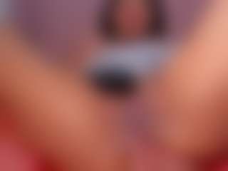Live cam show with CataleyaBianchi - Spank on Camsoda