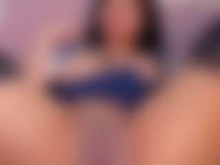 CataleyaBianchi's Live Sex Cam Show