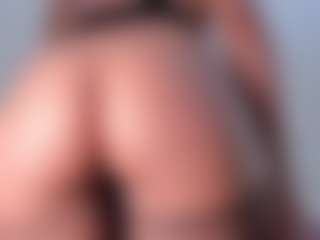 CataleyaBianchi's Live Sex Cam Show