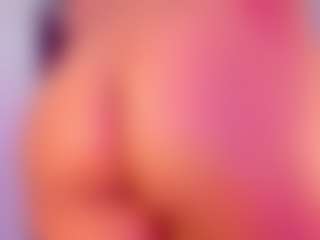 Live cam show with CataleyaBianchi - Strip on Camsoda