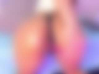 Live cam show with CataleyaBianchi - Fingering on Camsoda