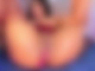 CataleyaBianchi's Live Sex Cam Show