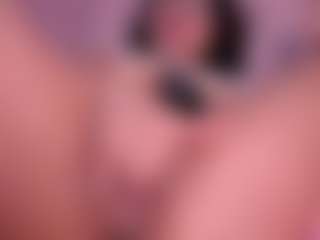 CataleyaBianchi's Live Sex Cam Show