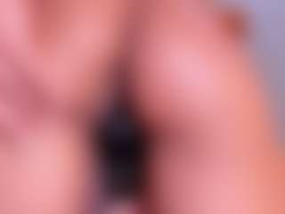 CataleyaBianchi's Live Sex Cam Show