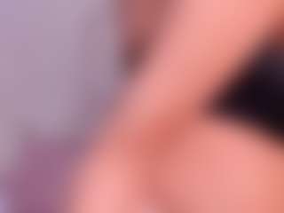 CataleyaBianchi's Live Sex Cam Show