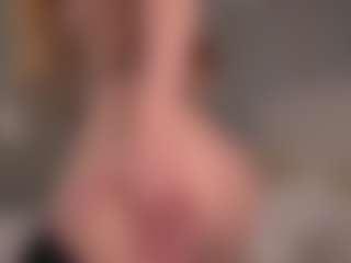 Ellie's Live Sex Cam Show