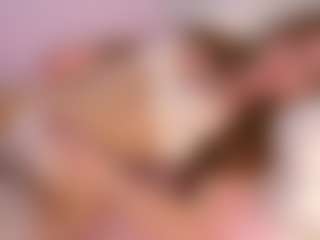 Live cam show with Ellie - Young Adult on livesuperchat.net