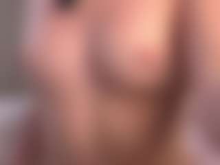 Live cam show with Ellie - College on fuck-show.com