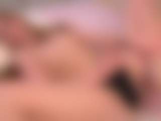 Live cam show with Ellie - College Teen (18+) on Fit Hotties