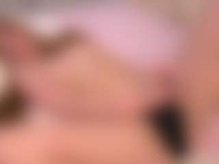 Live cam show with Ellie - Spank Red Hair on Hubzter Live