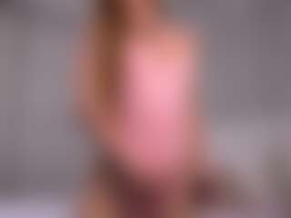 Live cam show with Ellie - Camel Toe on Camsoda