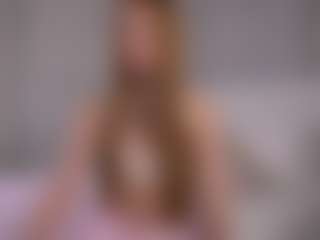 Live cam show with Ellie - Red Hair Squirt on live18s.com
