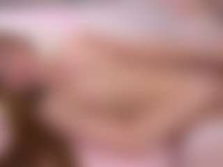 Live cam show with Ellie - Thin on CamClone