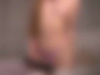 Live cam show with Ellie - Camel Toe on SinfulBabes