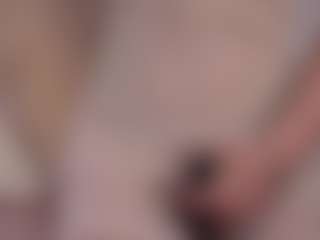 Live cam show with Ellie - Average on dropp.cam