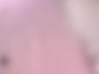 Live cam show with Ellie - Blue Eyes on friskycurves.com