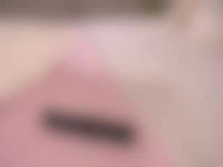 Live cam show with Ellie - Young Adult on Livezox