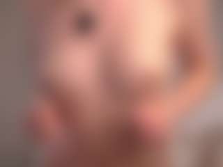 Live cam show with Ellie - Blue Eyes on Camsoda