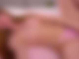Live cam show with Ellie - Average on Camsoda