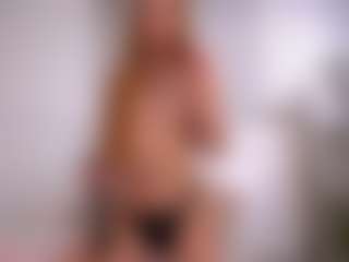 Live cam show with Ellie - Red Hair College on studioflirtlive.com