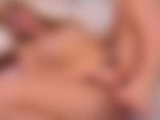 Live cam show with Ellie - Thin on sexylivex.com