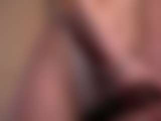Эротическая трансляция с Ellie — Camel Toe на Camsoda