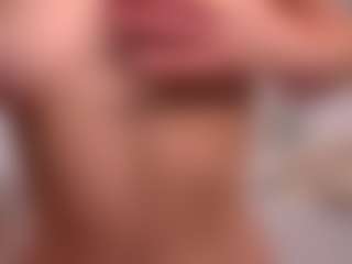 Spettacolo in cam dal vivo con Ellie - Thin su Camsoda