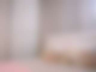 Live cam show with Ellie - Average on Hubzter Live
