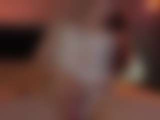 Live cam show with Saint_Trisha - Blonde Hair on TastyBlacksLive