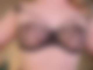 Saint_Trisha's Live Sex Cam Show