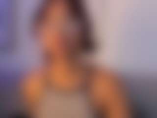 Live cam show with Alice - Shaved Pussy on Dolls Live