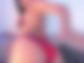 Live cam show with Alice - Ebony Squirt on AdultVida.com
