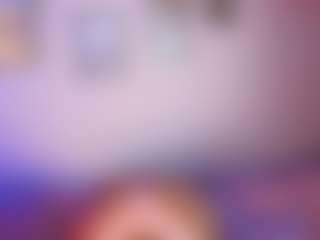 Live cam show with Alice - Ebony Shaved Pussy on Stripli.com