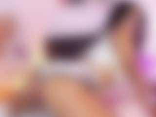 Live cam show with DaniLopezzz ® - Curvy on Stripli.com
