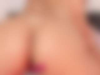 DaniLopezzz ®'s Live Sex Cam Show