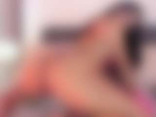 Live cam show with DaniLopezzz ® - Striptease on sexylive.show