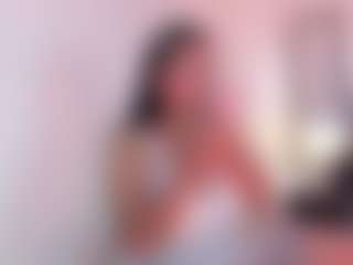 Live cam show with DaniLopezzz ® - American Petite on StripNow | colombia