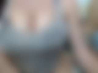 RoseBigTits's Live Sex Cam Show