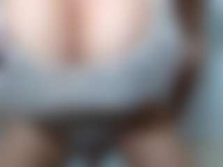 RoseBigTits's Live Sex Cam Show