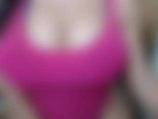 RoseBigTits's Live Sex Cam Show
