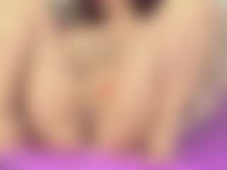 Live cam show with AitannaLove - Athletic MILF on nudelive.tv