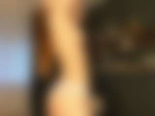Live cam show with CatherineDeep - Upskirt on TeamSkeetLive