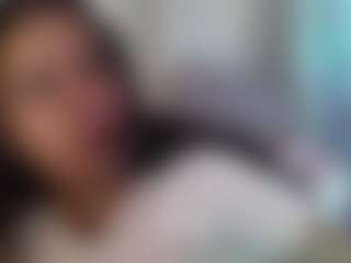 charis-bellota's Live Sex Cam Show